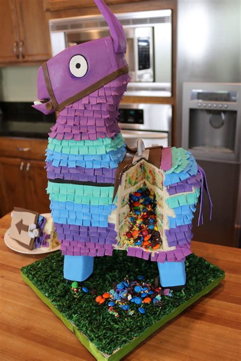 Fortnite Loot Llama Cake