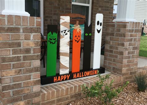 DIY Halloween fence posts | Diy halloween fence, Halloween fence, Halloween diy