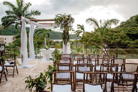 Seamlessly blend decorations with the breathtaking location of # ...