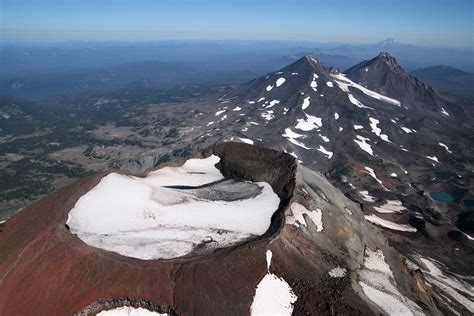 Growing Ground “Bulge” Detected Near Three Sisters Volcanoes