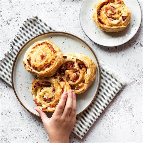 Ham and Cheese Puff Pastry Swirls Recipe