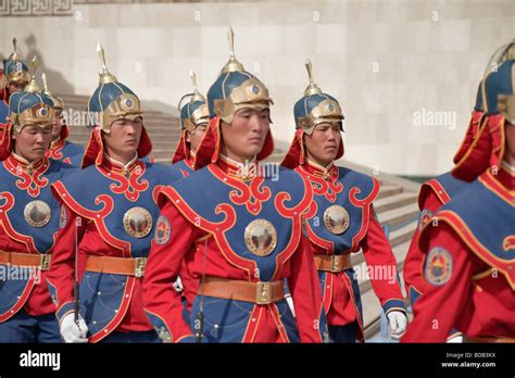 Mongolian soldiers in uniform march past the Government House, Ulaan Baatar, Mongolia Stock ...