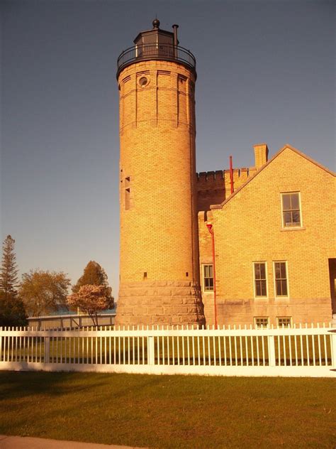 Mackinaw City Lighthouse — Weasyl