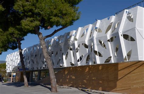 Supermarket in Athens / KLab architecture | ArchDaily