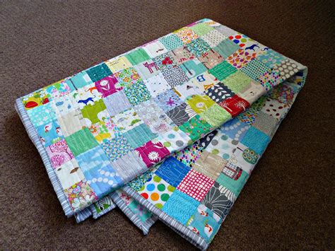 Stitch and Pieces: Crazy squares patchwork quilt: A finished quilt