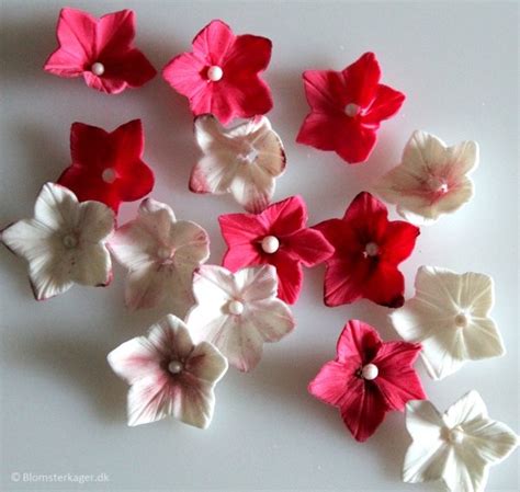 DIY: How to make a gum paste or fondant petunia - Karen's Sugar Flower Blog