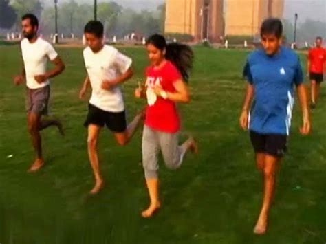 Video: Can Barefoot Running Technique Defeat Sports Shoe Technology? | Gadgets 360