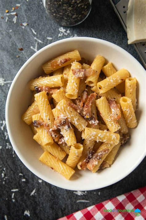 Pasta alla Gricia (Guanciale Pasta) - Food and Journeys®