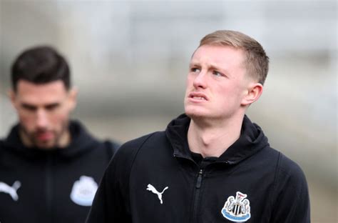 Which Newcastle United midfielder should replace Longstaff?