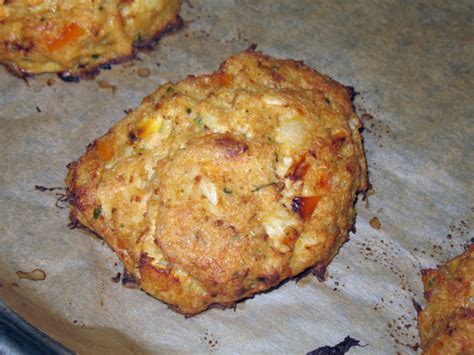 Southern Crab Cakes With Remoulade Dipping Sauce Recipe - Food.com