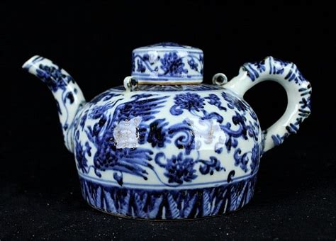 Sold at Auction: Chinese Ming Porcelain Blue& TeaPot | Tea pots, Porcelain blue, Blue teapot