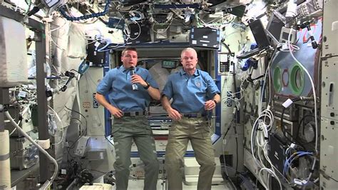 crewed spaceflight - Why do ISS crew members often cross their arms? - Space Exploration Stack ...