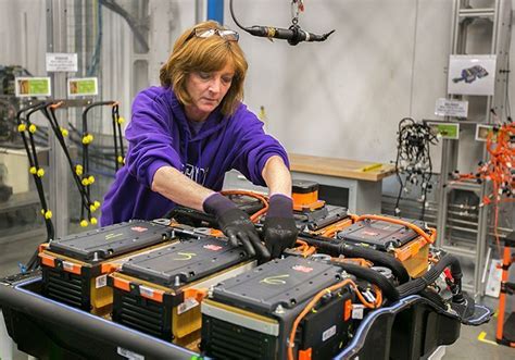 "GM Battery Assembly" General Motors | Glassdoor Photos | Electric cars ...