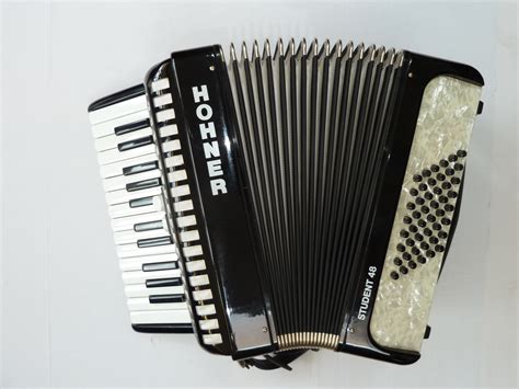 Hohner Student 48 Bass Accordion