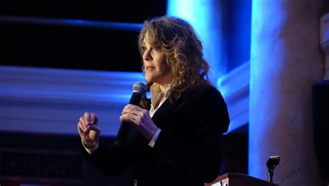 Love, Reparations, And Fighting Back: A Marianne Williamson Iowa Tour