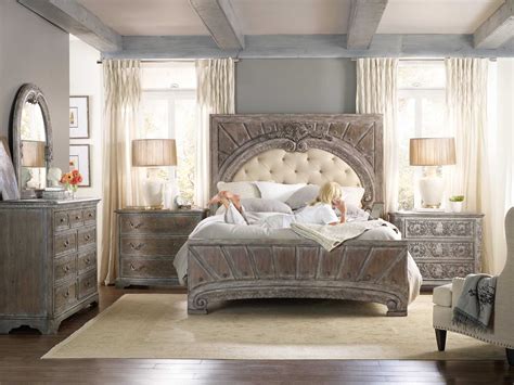 Hooker Furniture True Vintage Upholstered Panel Bed Bedroom Set | HOO570190866SET