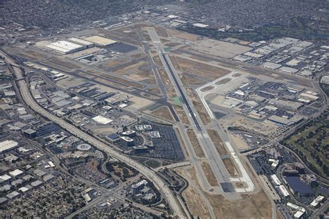 Long Beach Airport | SkyVector