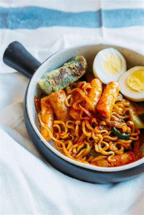 spicy tteokbokki plus fire spicy instant ramen = rabokki Ramen Recipes ...