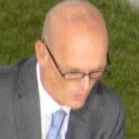 Scott Van Pelt Net Worth 2024: Money, Salary, Bio - CelebsMoney