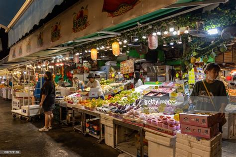 Yau Ma Tei Fruit Market In Kowloon Hong Kong High-Res Stock Photo ...