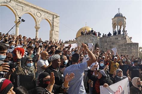 Police Arrest 3 As Protests Against Macron Erupt At Temple Mount - I24NEWS