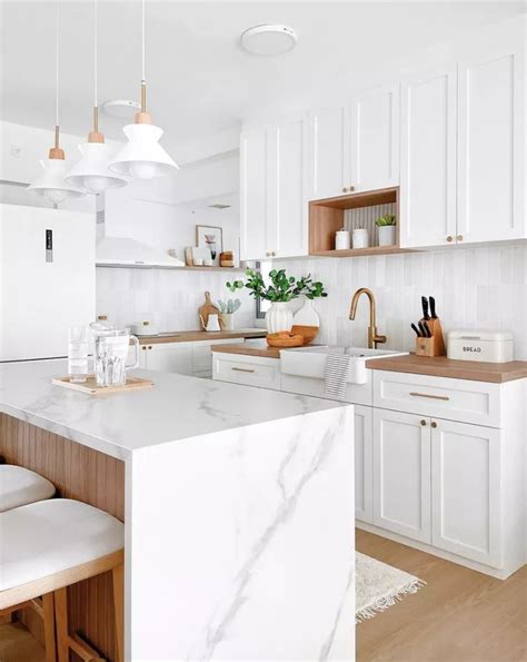 27 of the Prettiest Small White Kitchens We've Ever Seen | Decoração cozinha branca, Decoração ...