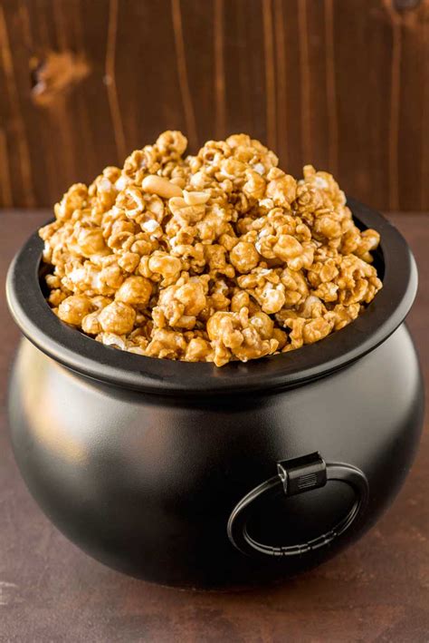 Homemade Caramel Popcorn - Homemade Hooplah