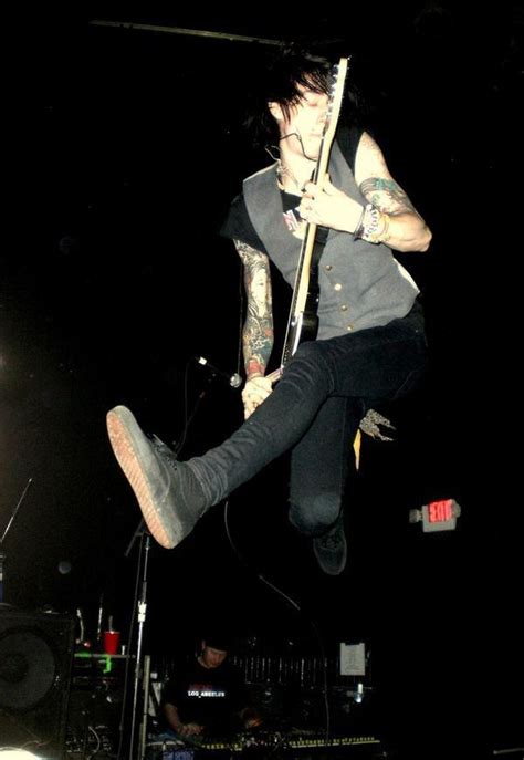 Trace Cyrus - Metro Station Photo (1387059) - Fanpop