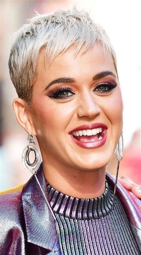 splendore predire svolta katy perry blonde short di Sanzione Nord America