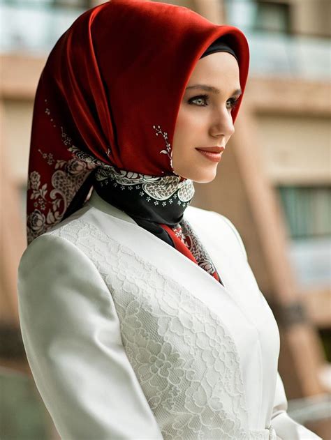 Pin by ||🔱|db|🔱|| on Arab Fashions | Hijab fashion, Bridal hijab styles, Turkish hijab style