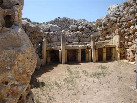 Ġgantija - Neolithic, megalithic temple complex on Malta. Older than ...