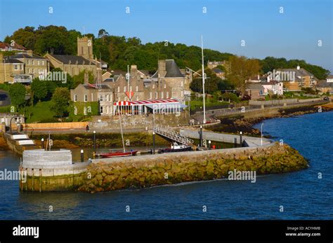 Cowes hi-res stock photography and images - Alamy