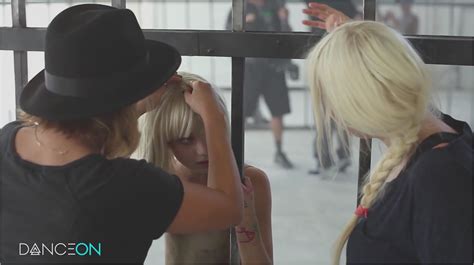 Maddie Ziegler behind the scenes of Sia's music video "Elastic Heart ...