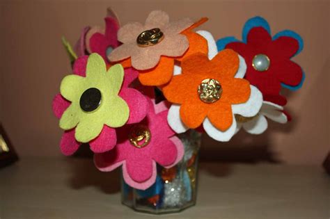 Craft and Activities for All Ages!: An Easy Felt Flower to Make