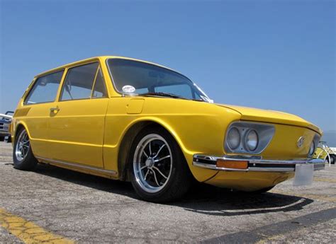 Yellow Brasilia | Carro brasilia, Vw brasilia, Volkswagen