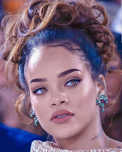 I mean those eyebrows | Rihanna makeup, Rihanna hairstyles, Rihanna looks