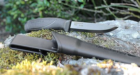 The 15 Best Outdoor Knives For Surviving In The Wild (Or Killing Zombies) - BroBible