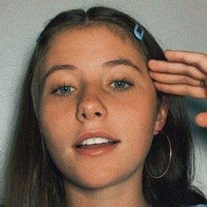 Kayla Hanson - Age, Family, Bio | Famous Birthdays