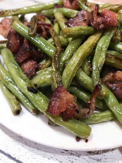 Easy Grilled Fresh Green Beans with Bacon (And Garlic!)