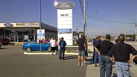 Rose City Ford workers strike | CBC News