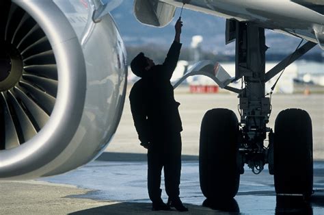 Aircraft Engineering Courses | APR-Aviation Training Centre | Malaysia