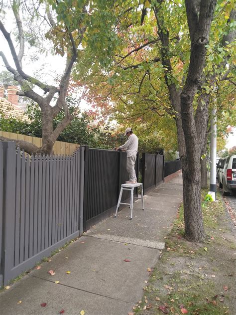 Fence Painting - Professional Painter in Melbourne - VIC PAINTER