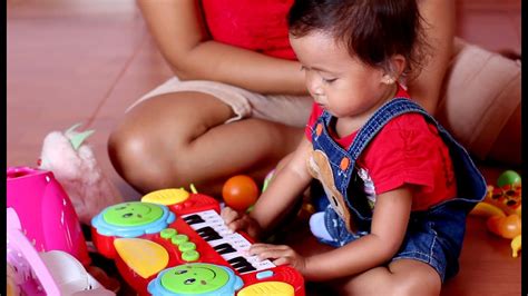 Mainan Anak Balita Lucu Bermain Piano dan bermain Masak Masakan di rumah - YouTube