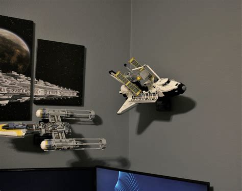 Ultimate Display Solutions wall mount display for Lego NASA Space Shuttle Discovery 10283 ...