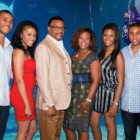 Judge Mathis and family. | Black families, Celebrity families, Black hollywood