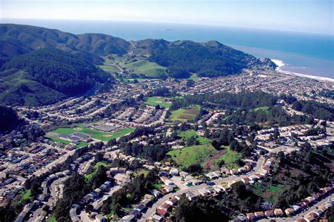 File:Pacifica California aerial view.jpg - Wikimedia Commons