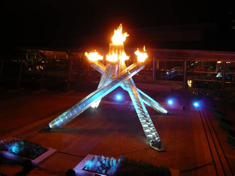 File:Olympic Flame of Vancouver 2010 Olympics (night).jpg - Wikimedia Commons