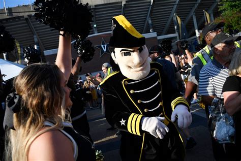 A look at Vanderbilt mascot Mr. Commodore