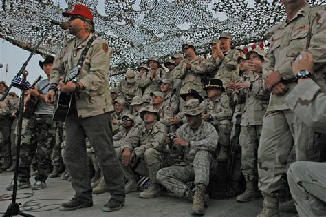 DVIDS - Images - Toby Keith performs for the troops at Camp Victory [Image 11 of 12]