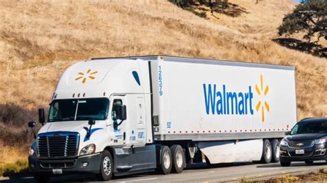 New Walmart truck drivers can now earn $110K to start